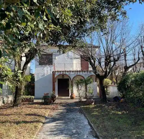 Villa in vendita a Camaiore
