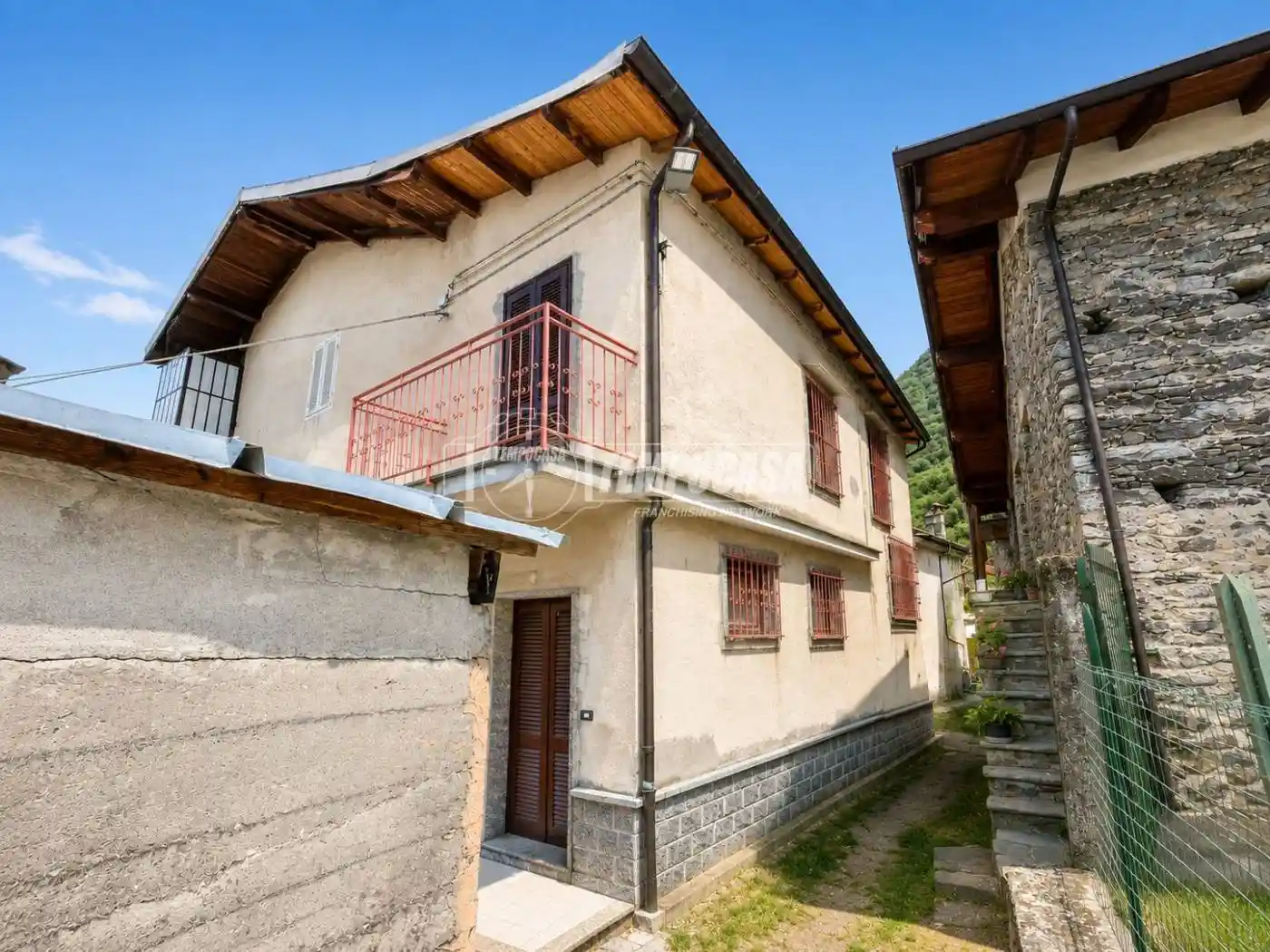 Casa indipendente in vendita a Pont-Canavese