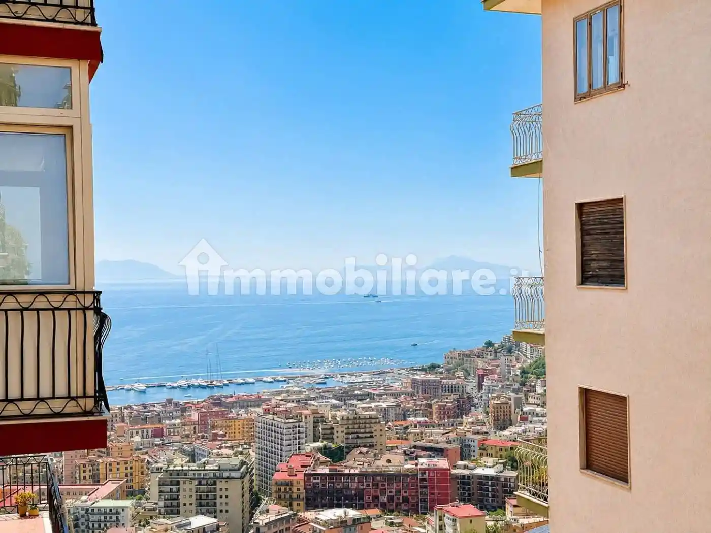Appartamento in vendita a Napoli