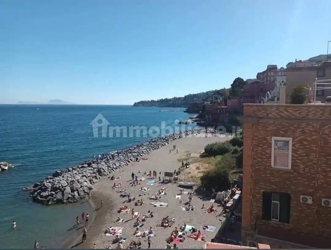 Appartamento in affitto a Napoli