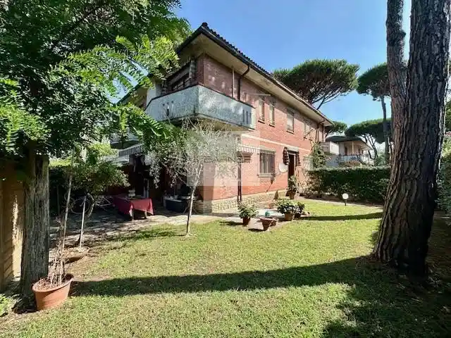 Villa in vendita a Camaiore