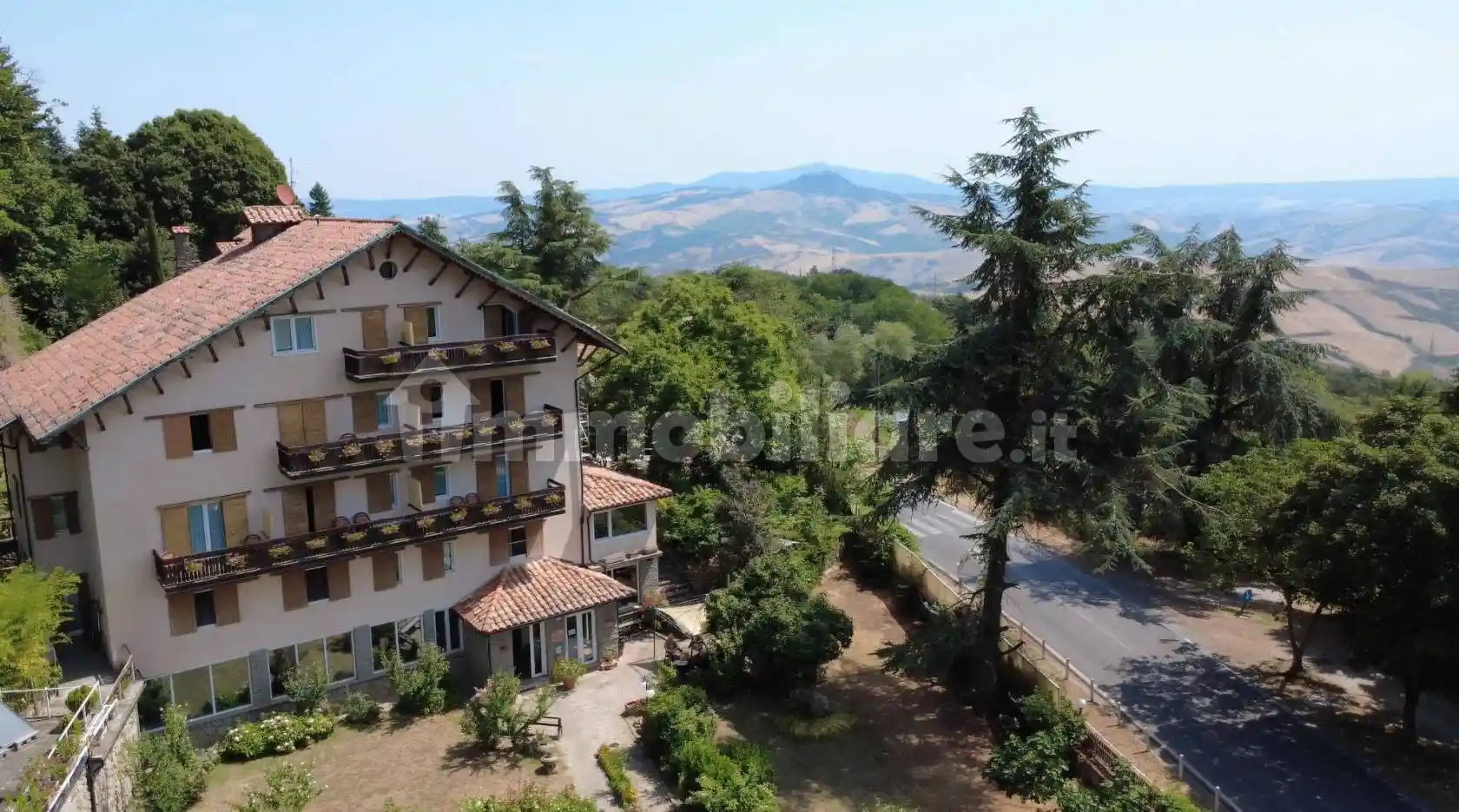 Palazzo - Edificio in vendita a Abbadia San Salvatore