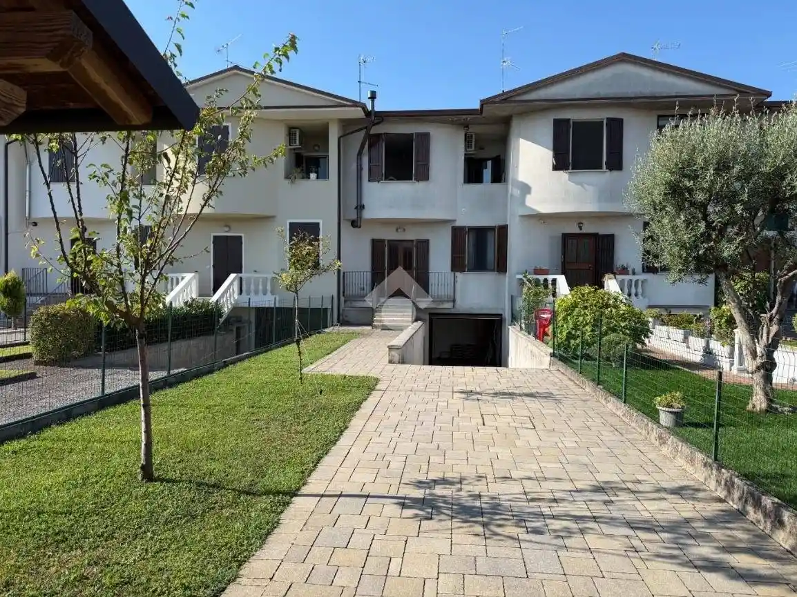 Villetta a schiera in vendita a Leno