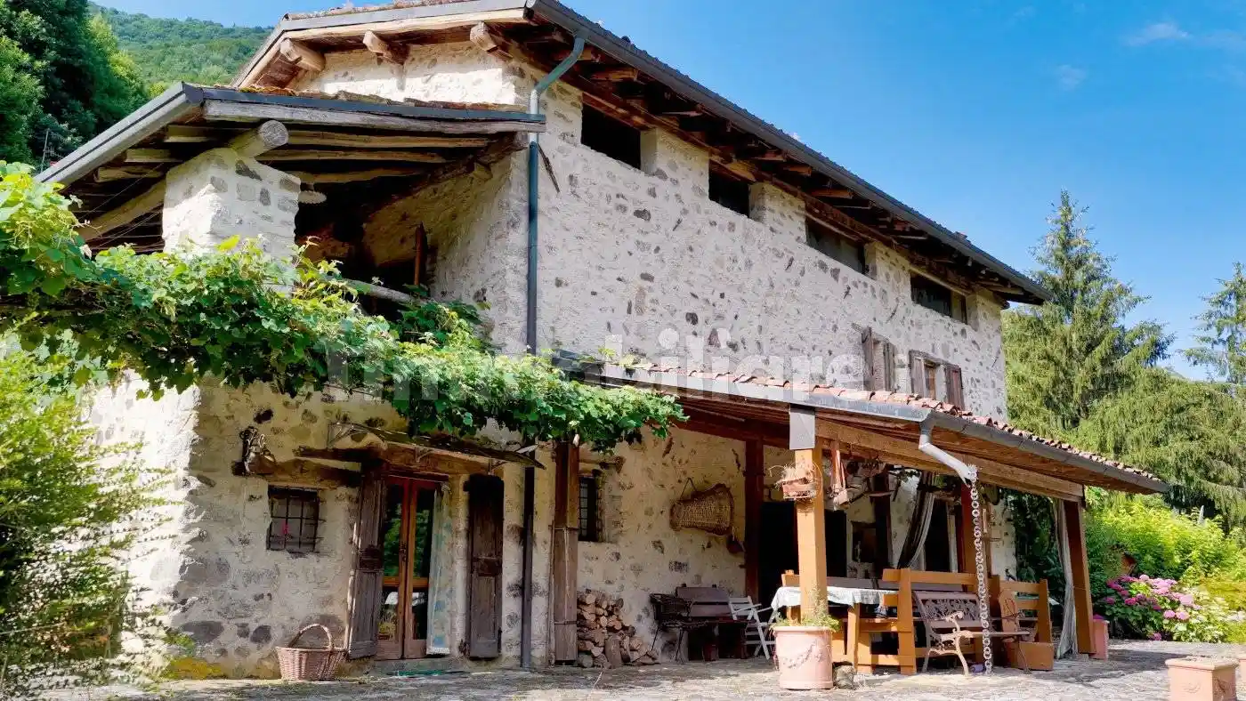 Villa in vendita a Vestone