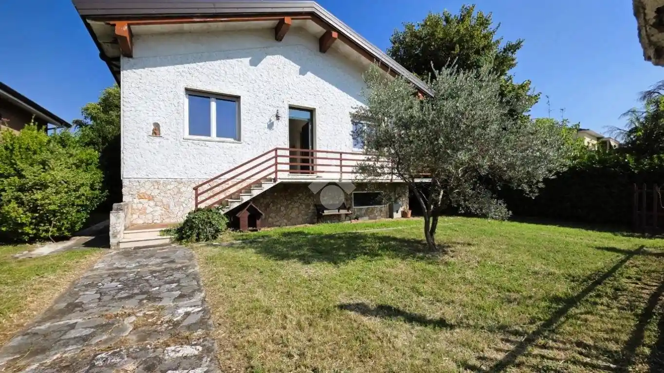 Villa in vendita a Curtatone