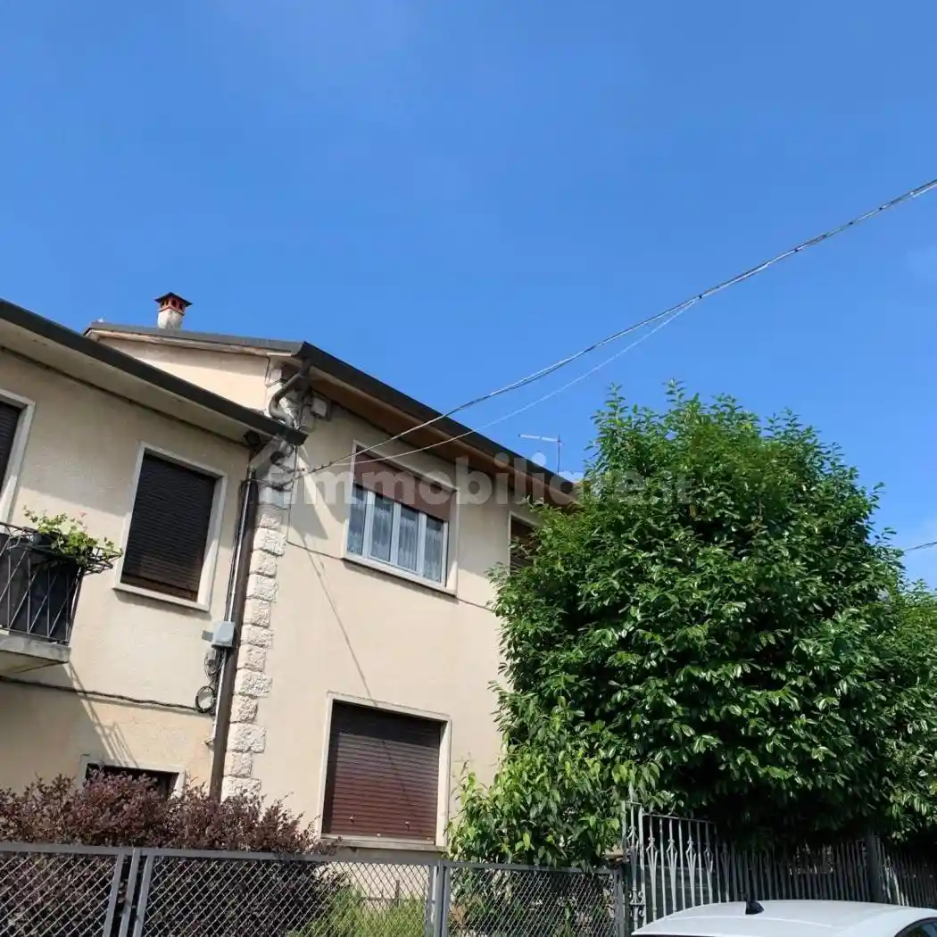 Casa indipendente in vendita a Thiene