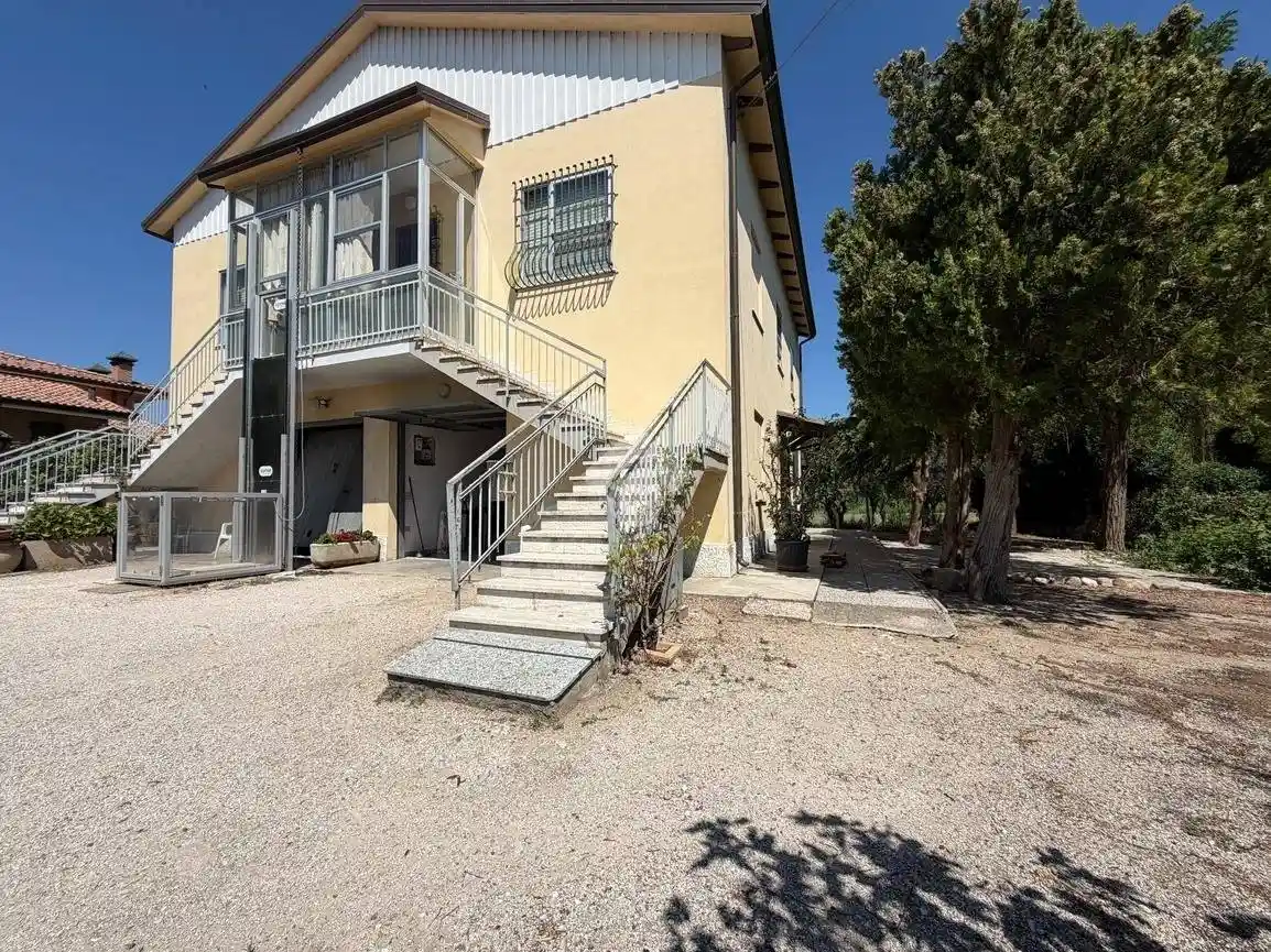 Villa in vendita a Santarcangelo di Romagna