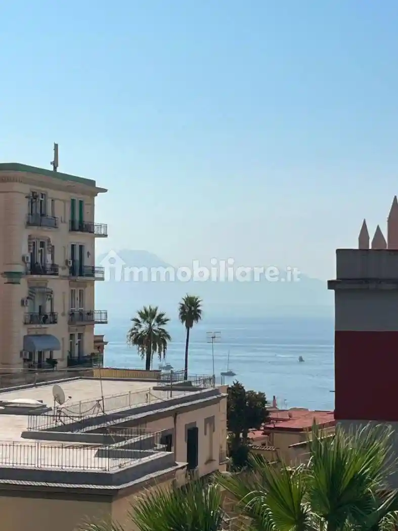 Appartamento in affitto a Napoli