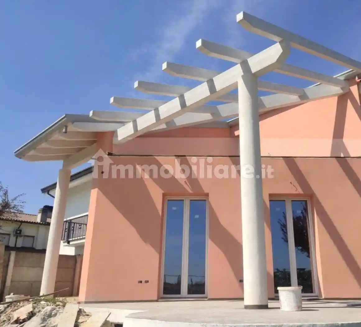 Villa in vendita a Imola