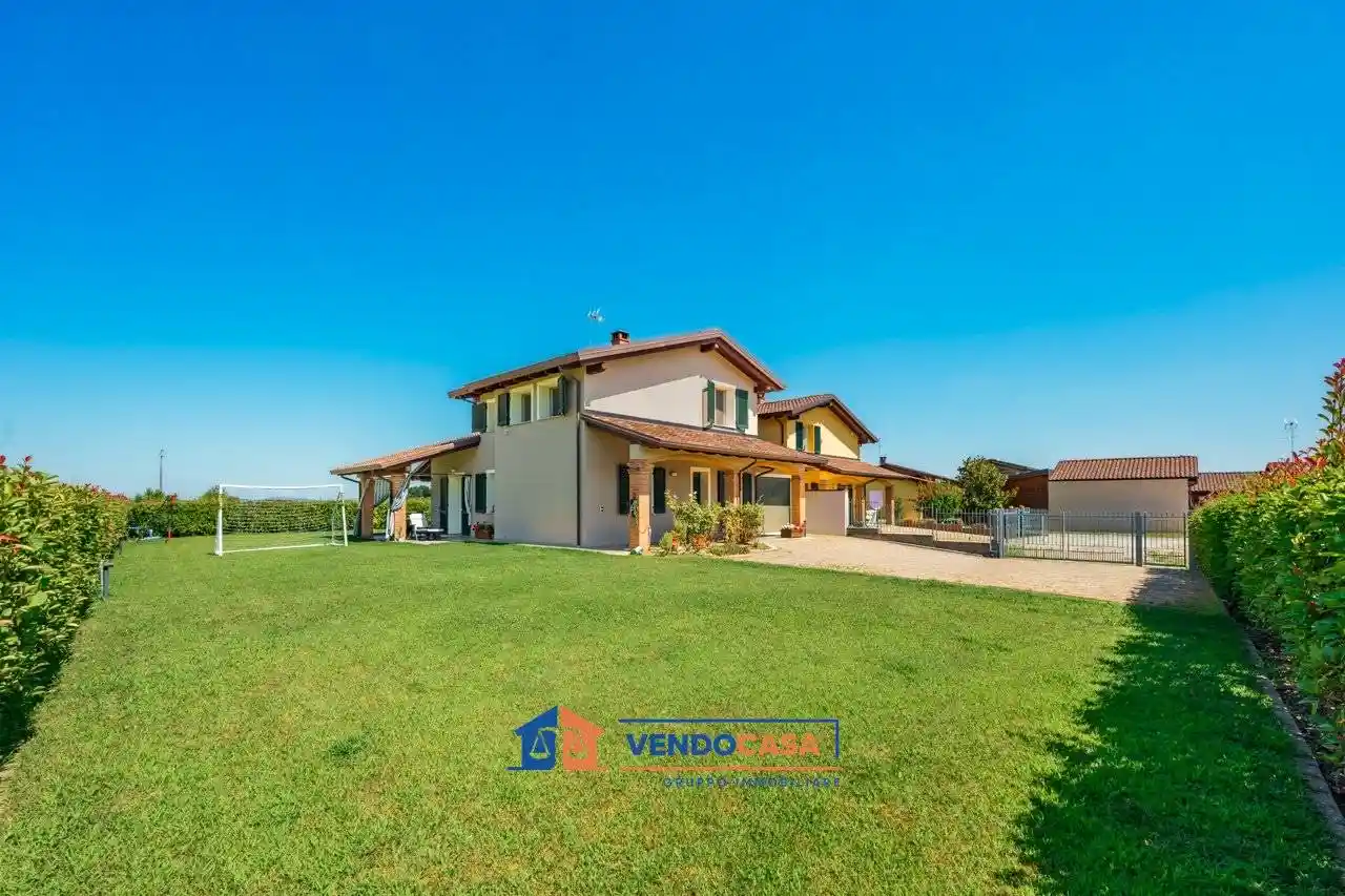 Villa in vendita a Quargnento