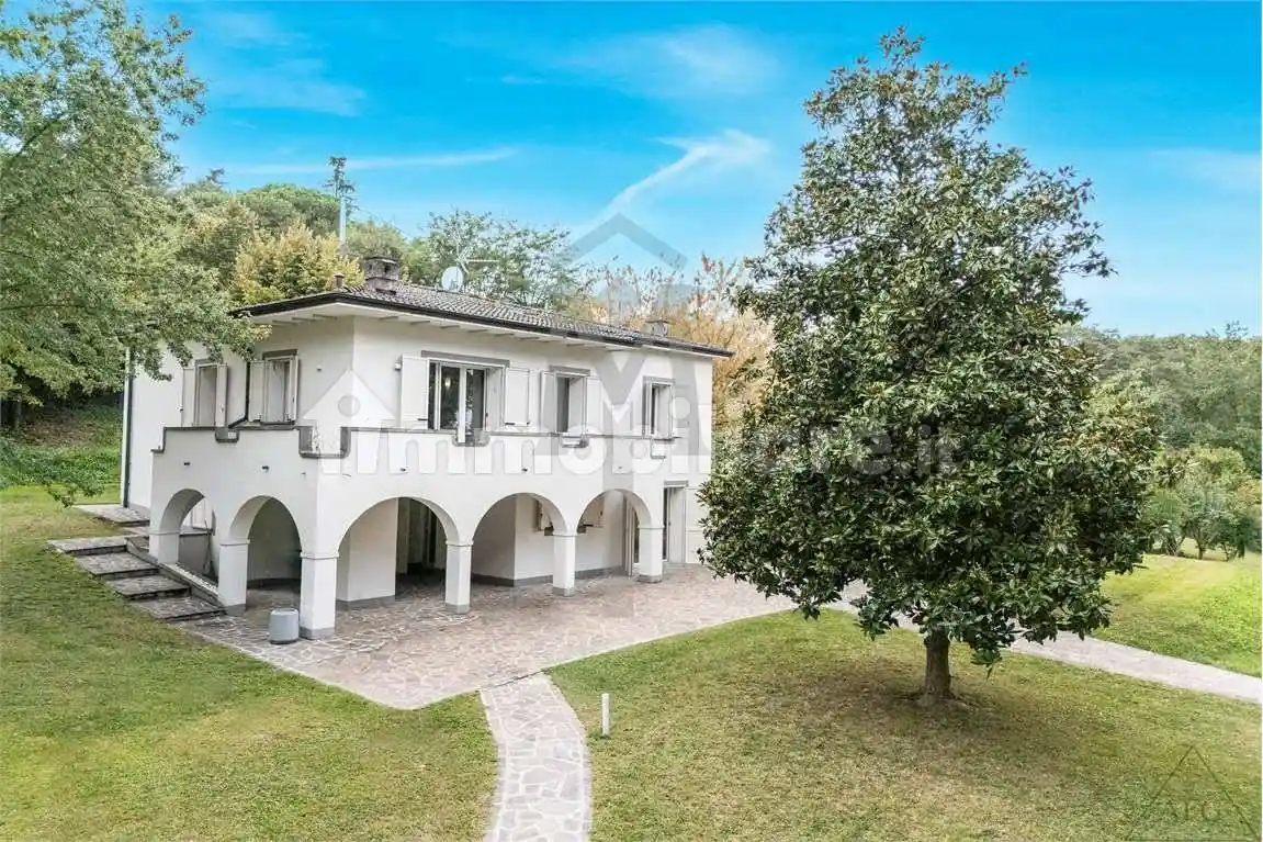 Villa in vendita a Quattro Castella