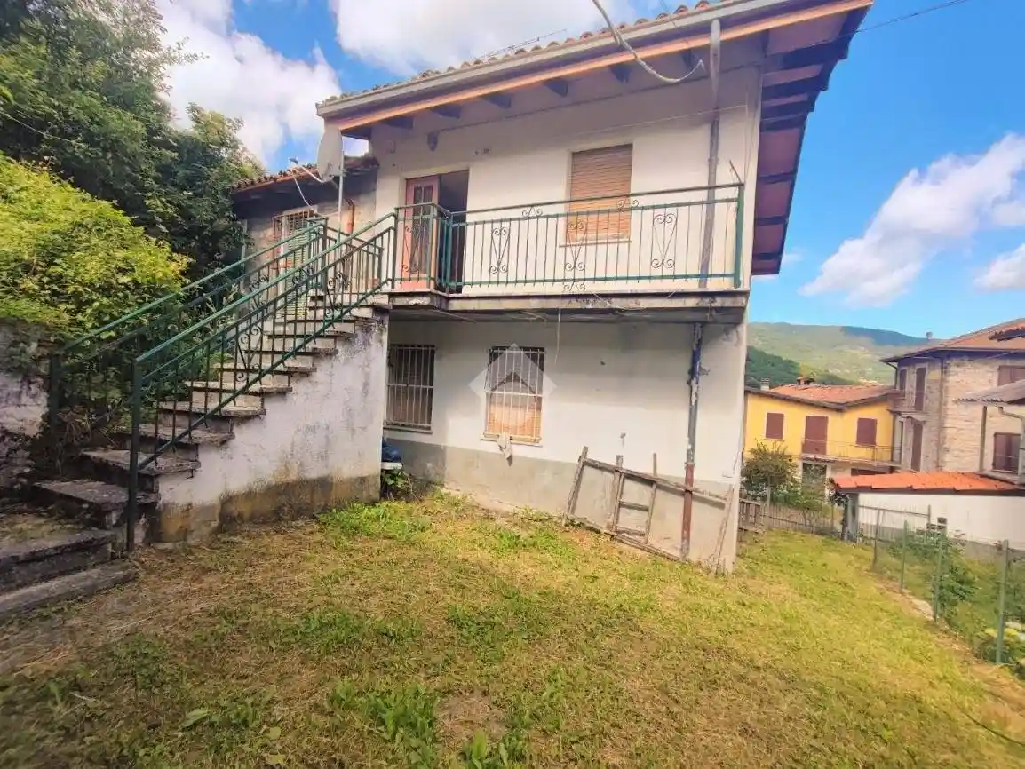 Casa indipendente in vendita a Fabbrica Curone