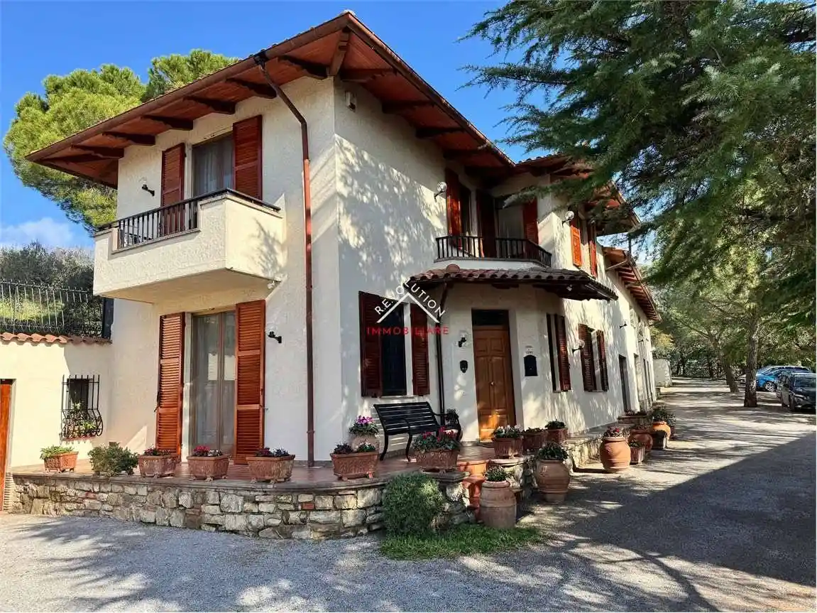 Villa in vendita a Passignano sul Trasimeno