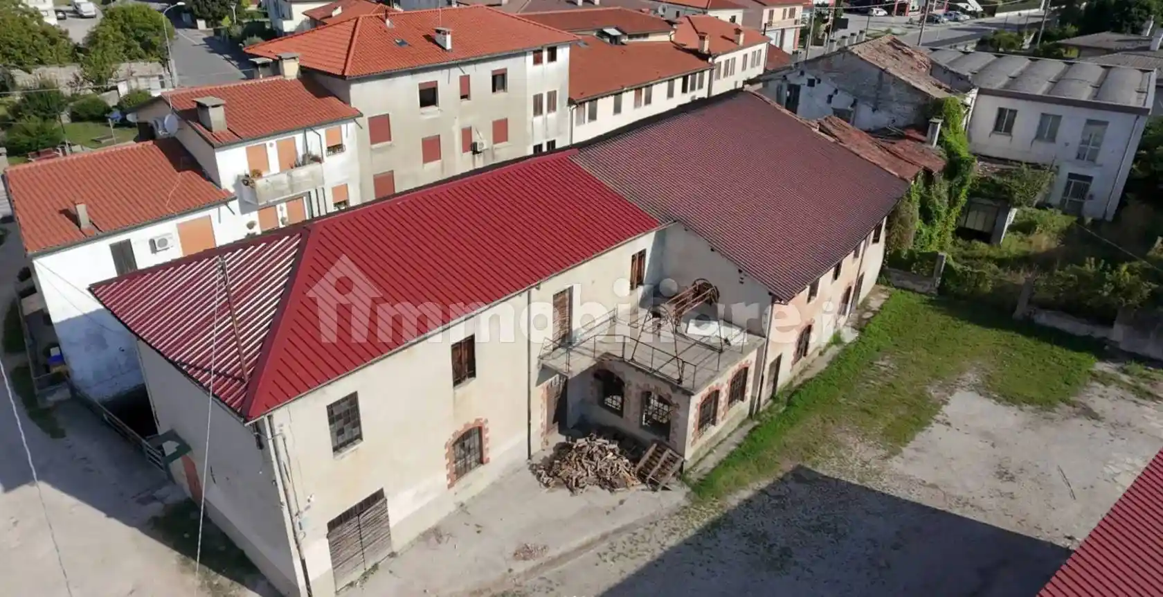Palazzo - Edificio in vendita a Nove