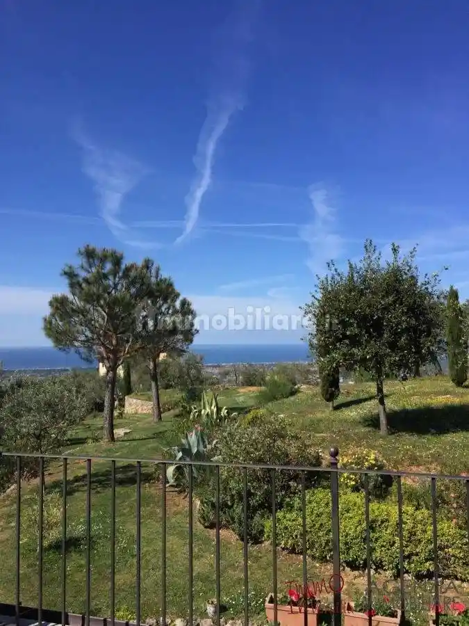 Villa in vendita a Camaiore