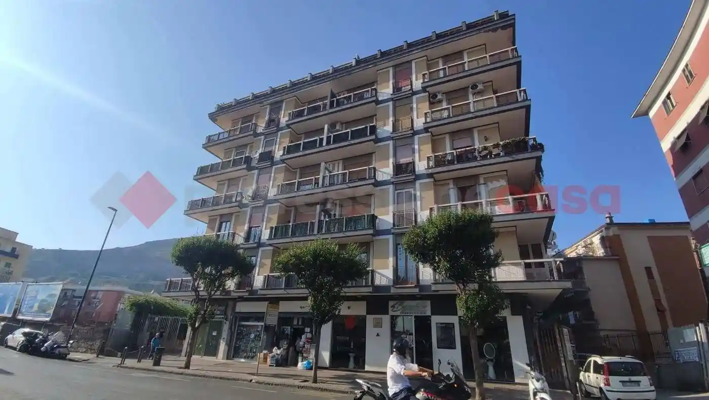 Appartamento in vendita a Napoli