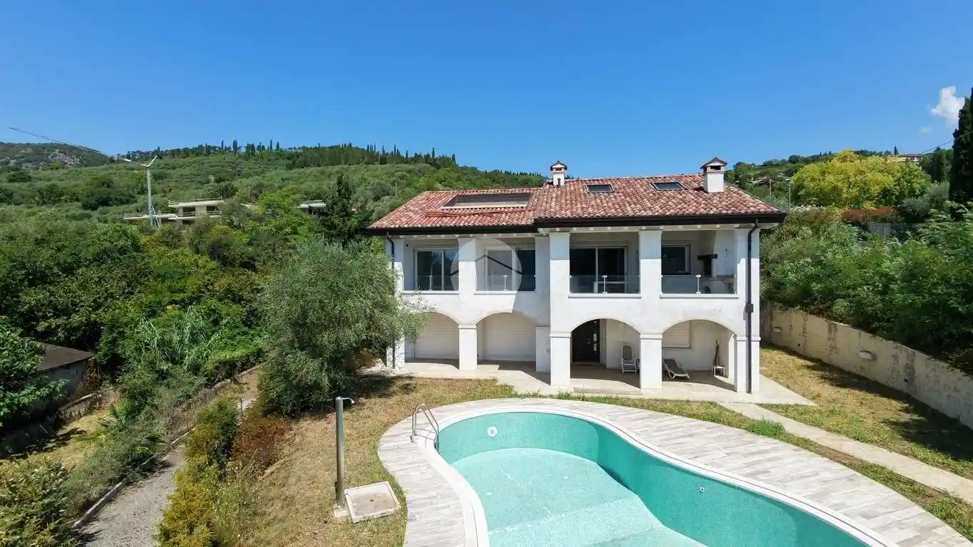 Villa in vendita a Garda