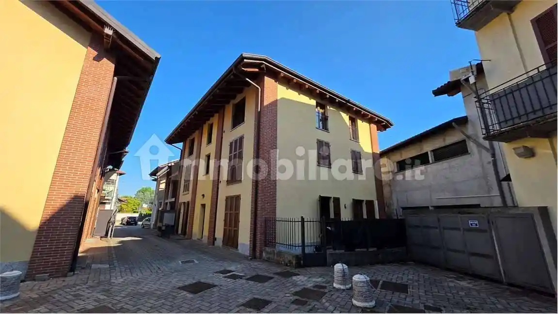 Appartamento in vendita a Fenegrò