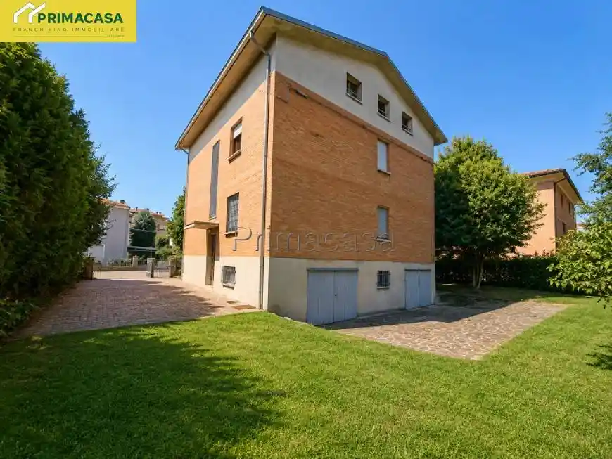 Villa in vendita a Carpi