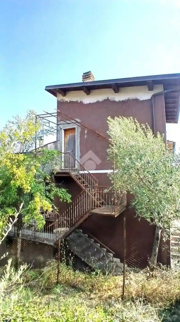 Casa indipendente in vendita a Serrone