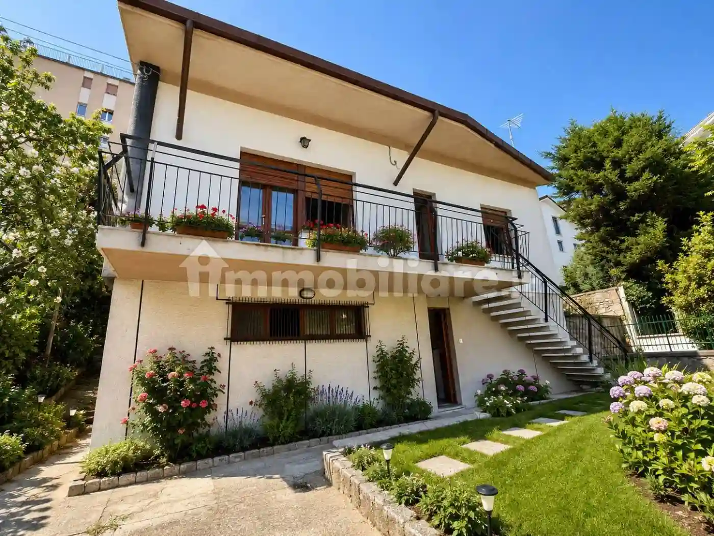 Villa - foto 2