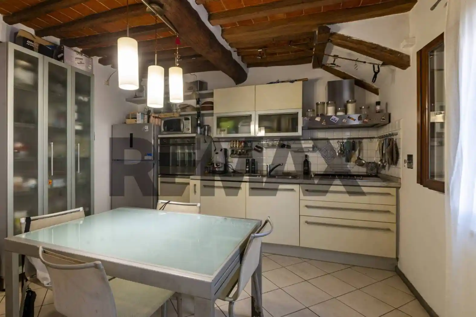 Appartamento in vendita a Bucine