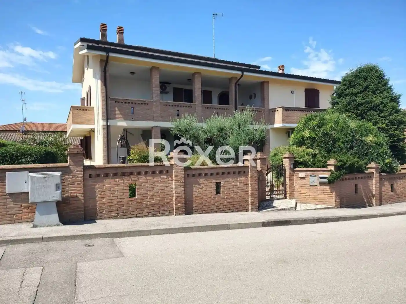 Casa indipendente in vendita a Terre del Reno
