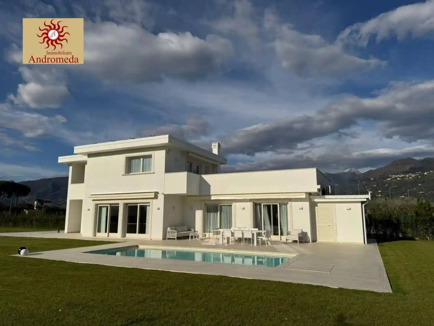 Villa in vendita a Forte dei Marmi