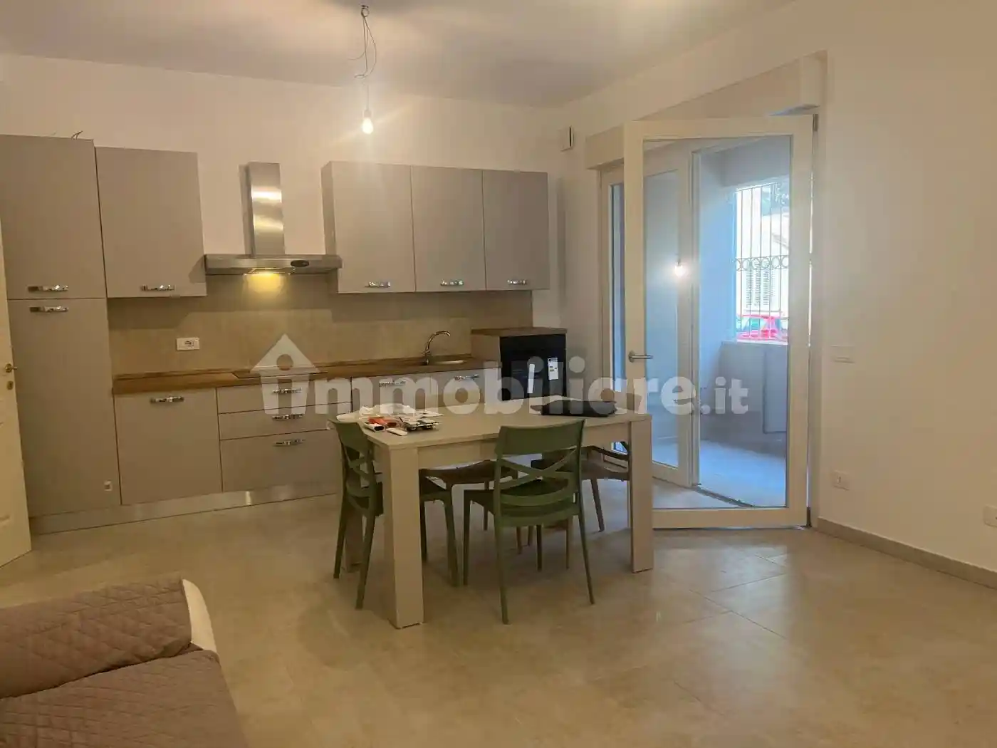 Casa indipendente in affitto a Cascina