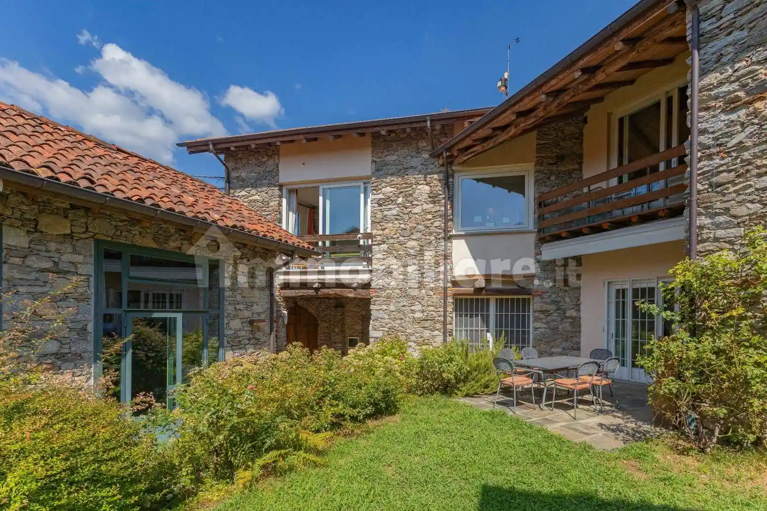 Casa indipendente in vendita a Lesa