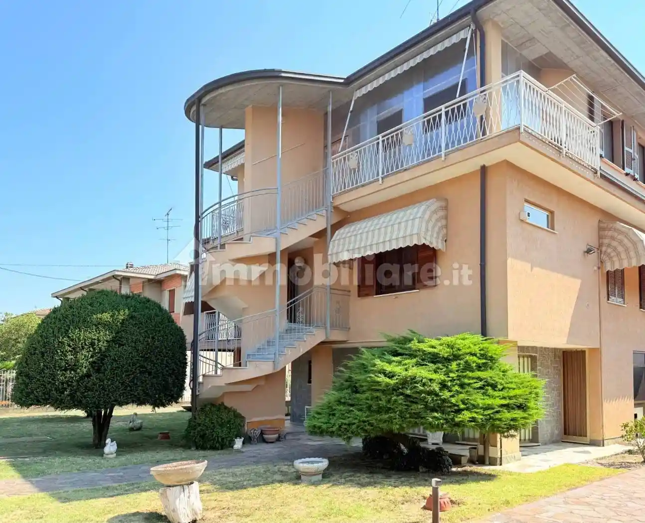 Villa in vendita a Voghera