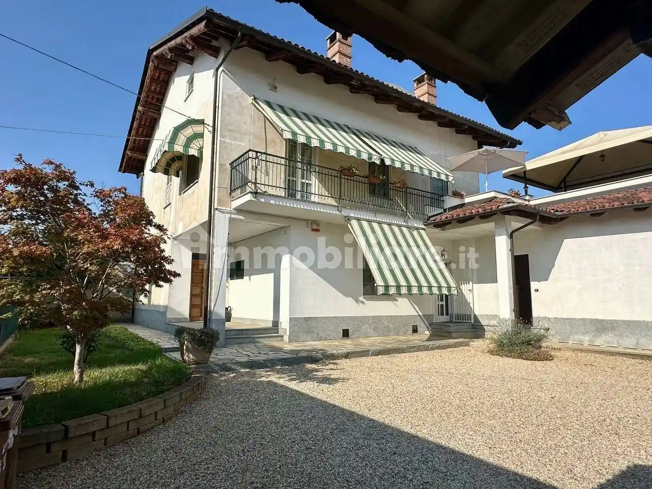 Villa in vendita a Ceresole Alba