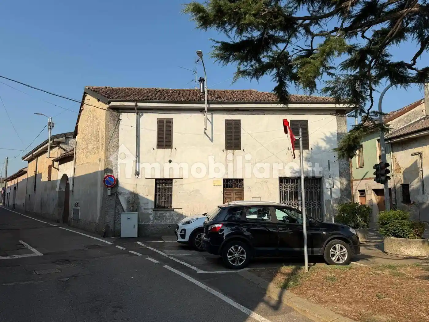 Palazzo - Edificio in vendita a Albonese