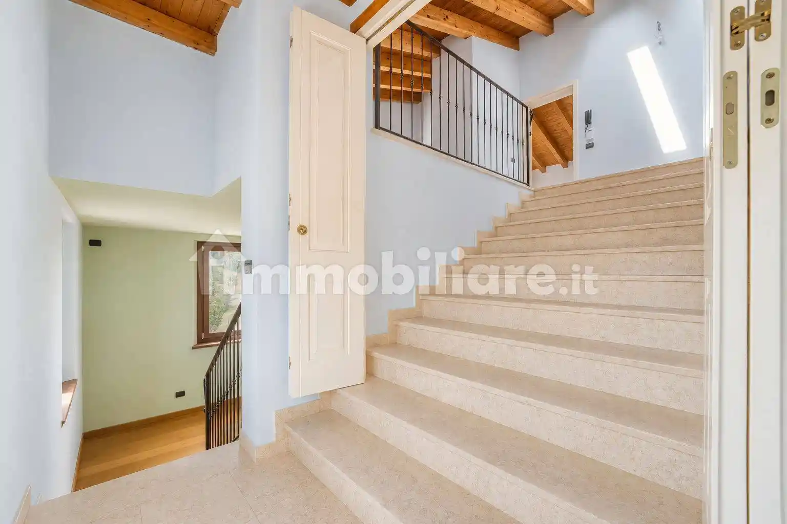 Villa in vendita a Canossa
