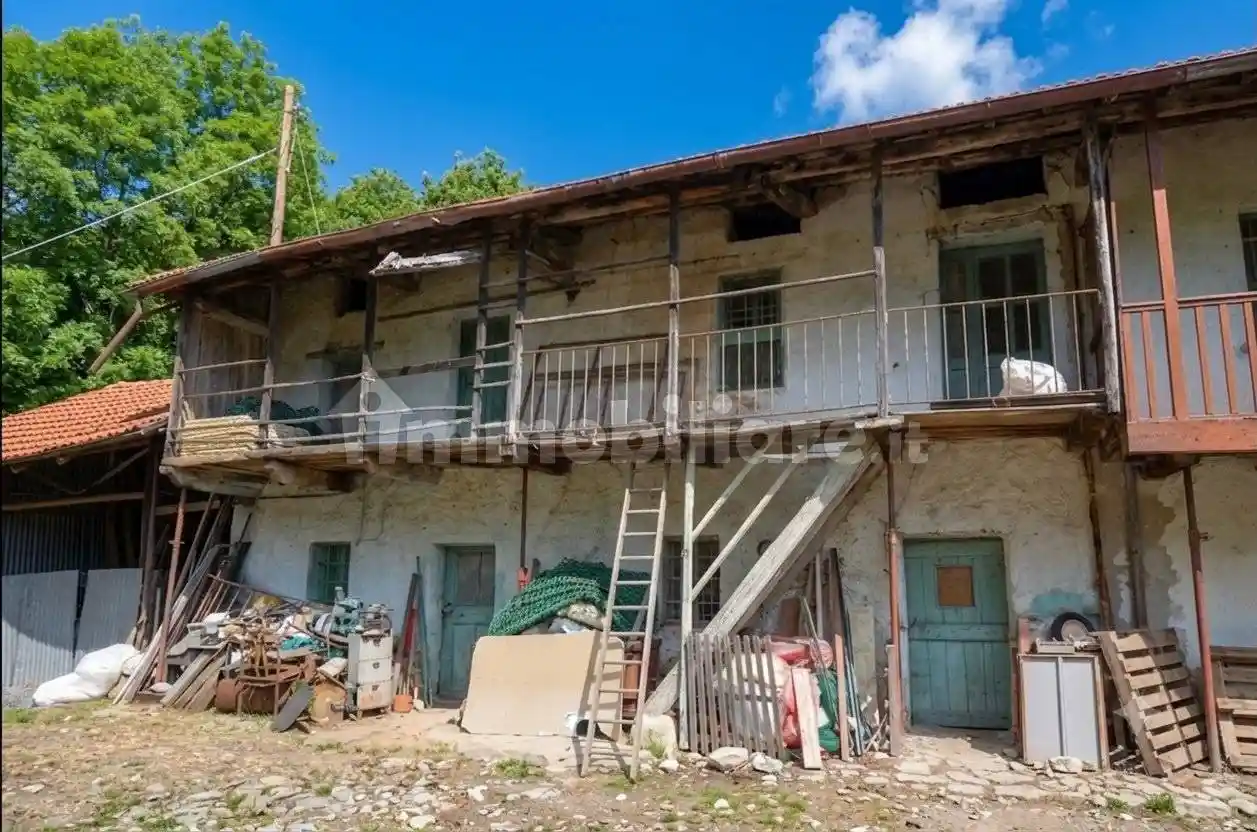 Casa indipendente in vendita a Rocca Canavese