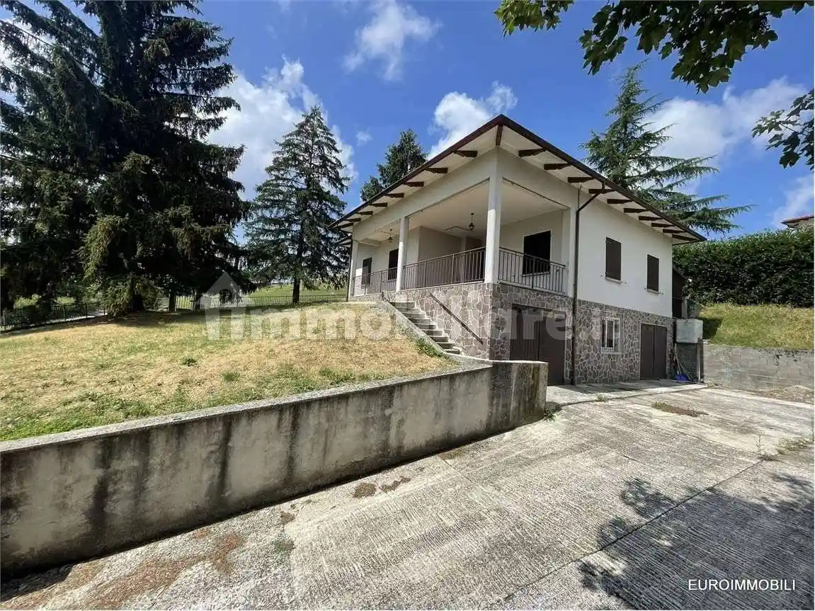 Casa indipendente in vendita a Neviano degli Arduini