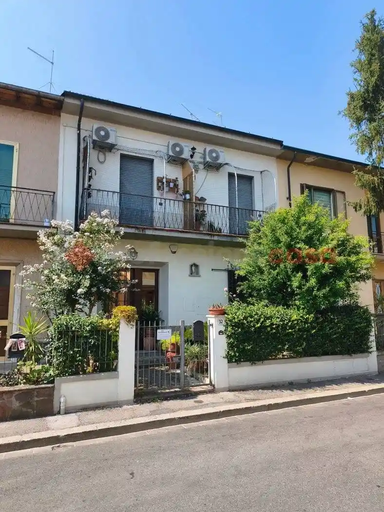 Casa indipendente in vendita a Campi Bisenzio