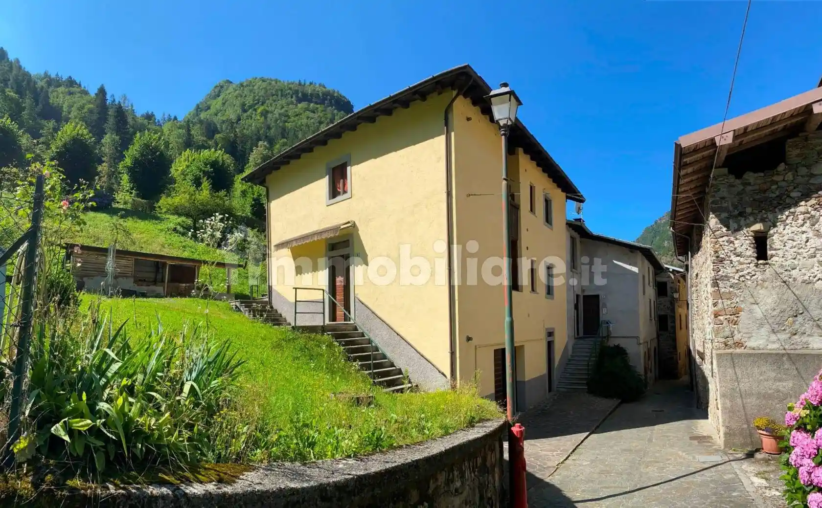 Casa indipendente in vendita a Isola di Fondra