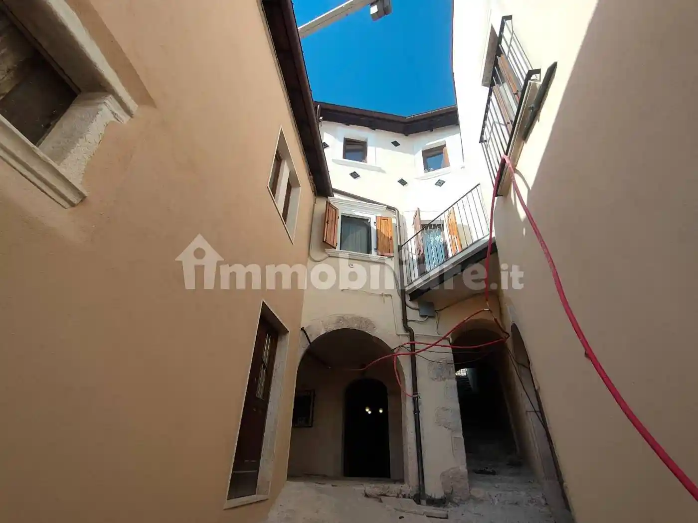 Casa indipendente in vendita a San Pio delle Camere