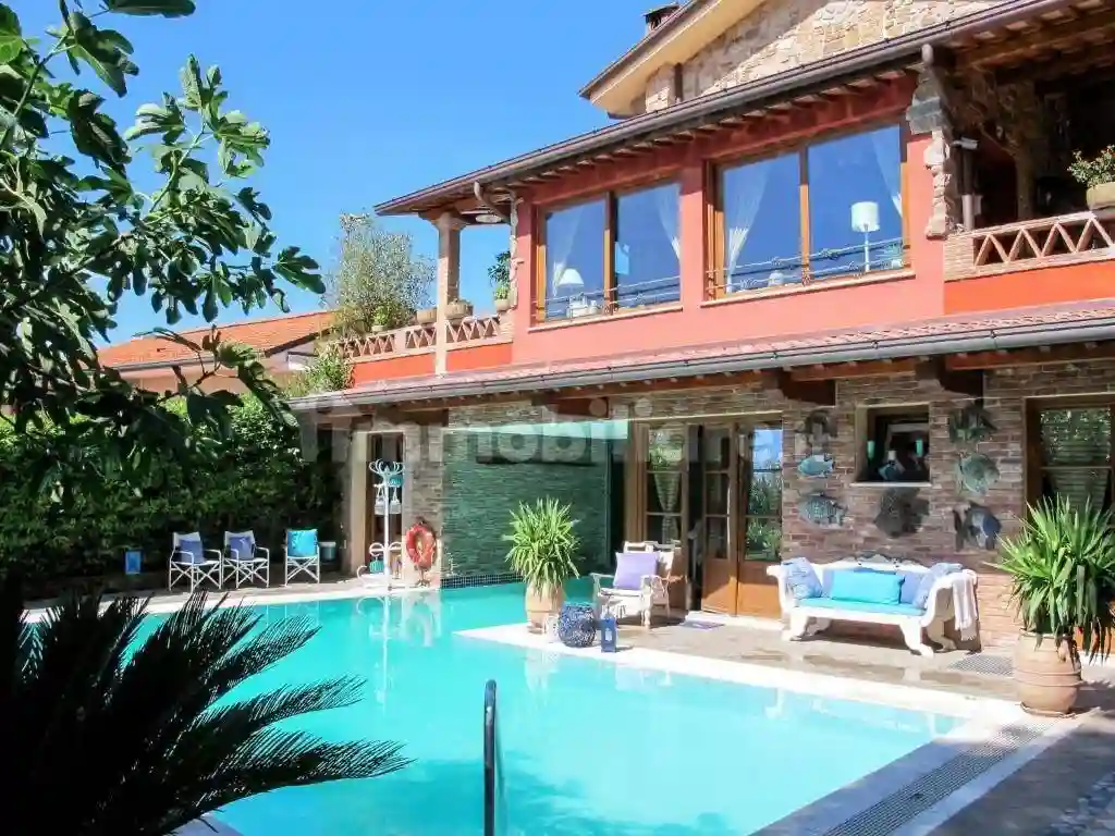 Villa - foto 2