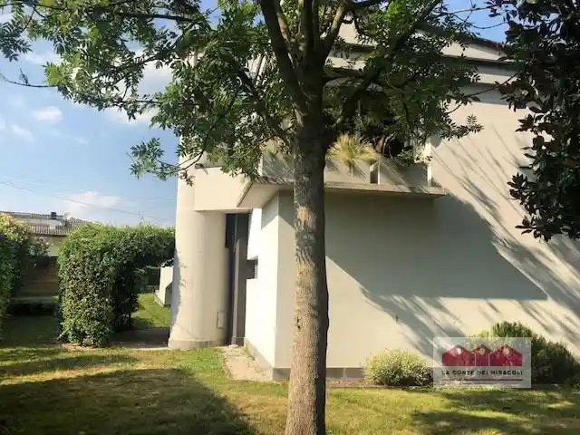 Casa indipendente in affitto a Costabissara