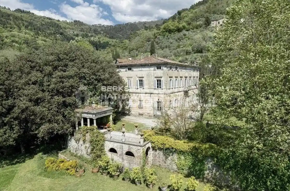Villa in vendita a Lucca