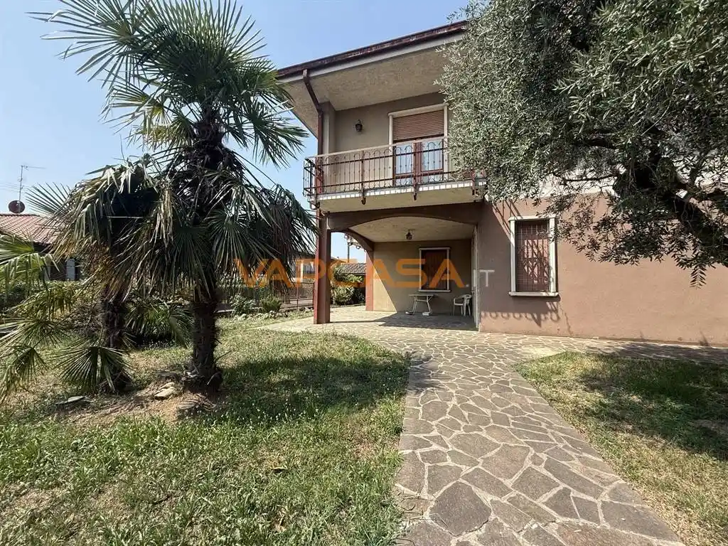 Villa in vendita a Mornico al Serio