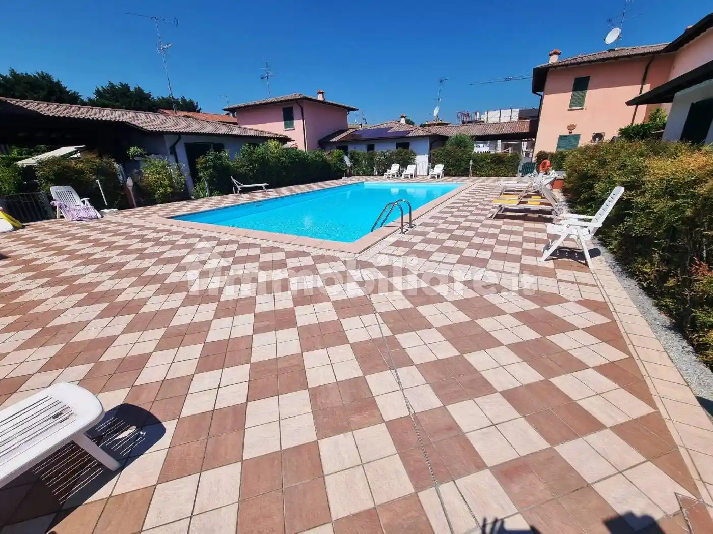 Villa in vendita a Moniga del Garda