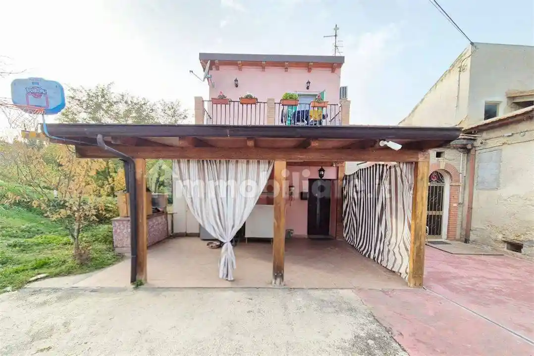 Casa indipendente in vendita a Giuliano Teatino
