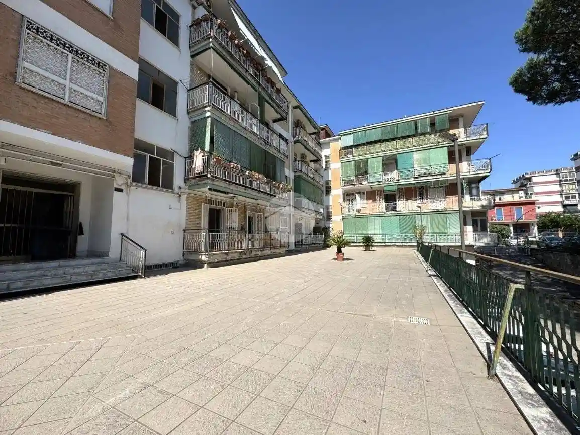 Appartamento in vendita a Napoli