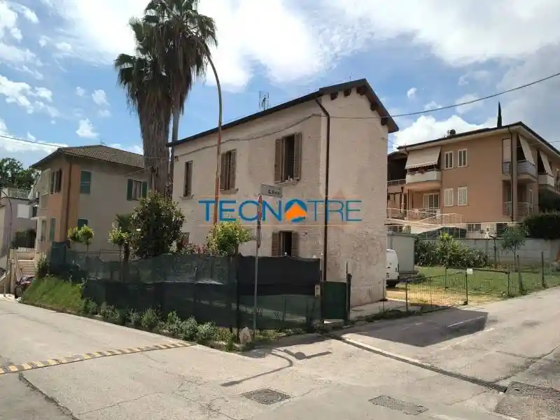 Villa in vendita a Colli del Tronto