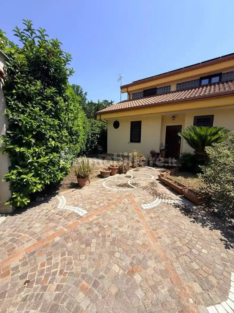 Villa in vendita a Aversa
