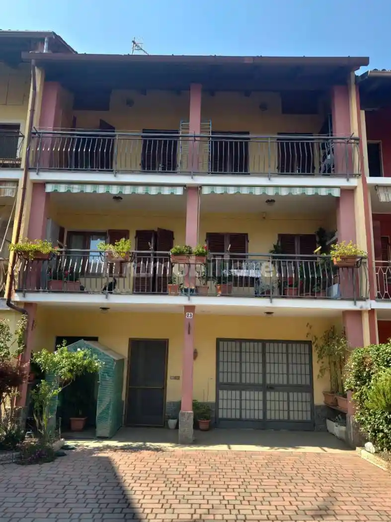 Casa indipendente in vendita a Romano Canavese