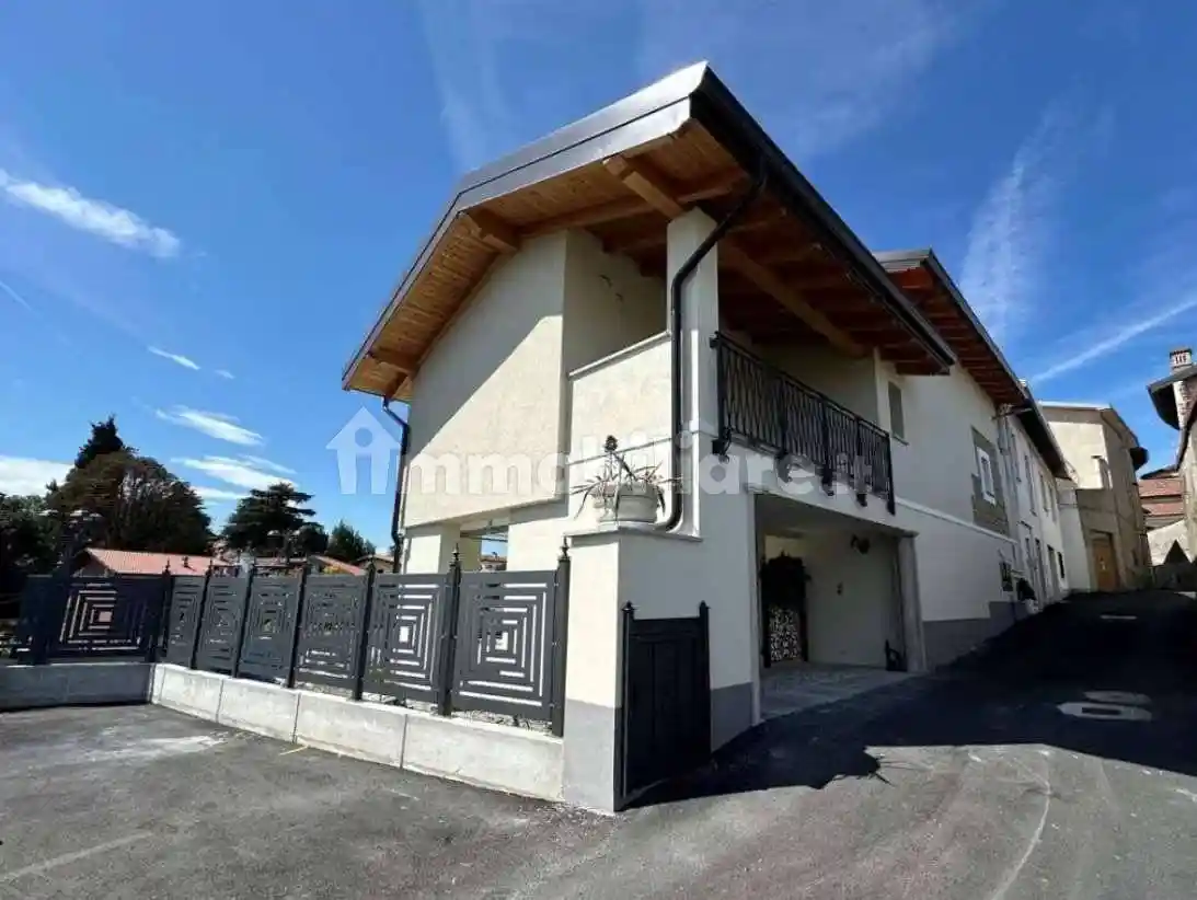 Casa indipendente in vendita a Oleggio